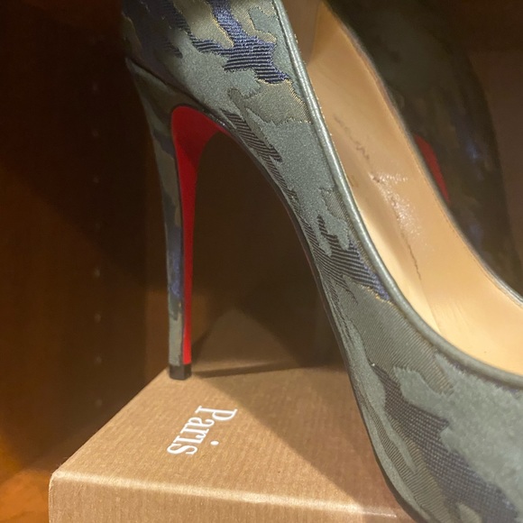 Louboutin Camoloubies Piagelle Follies - Picture 5 of 7